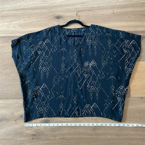 Eileen Fisher Black & White Marrakesh Printed Silk Tencel V-neck Blouse Size S - Picture 11 of 13